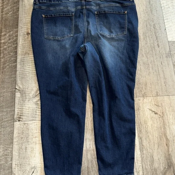 MAURICES jeans-size 24W - Picture 10 of 10